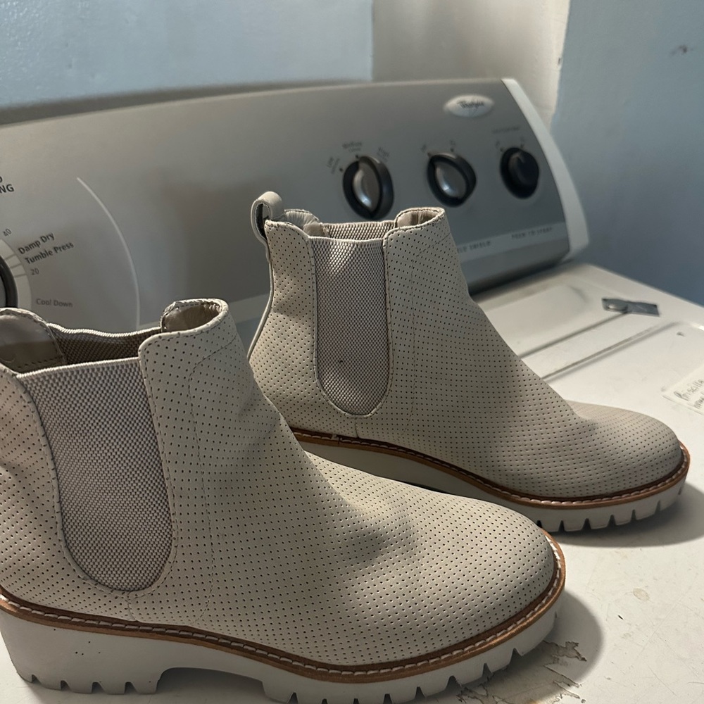 Women’s Coconut by Matisse Grey Boots size 7.5